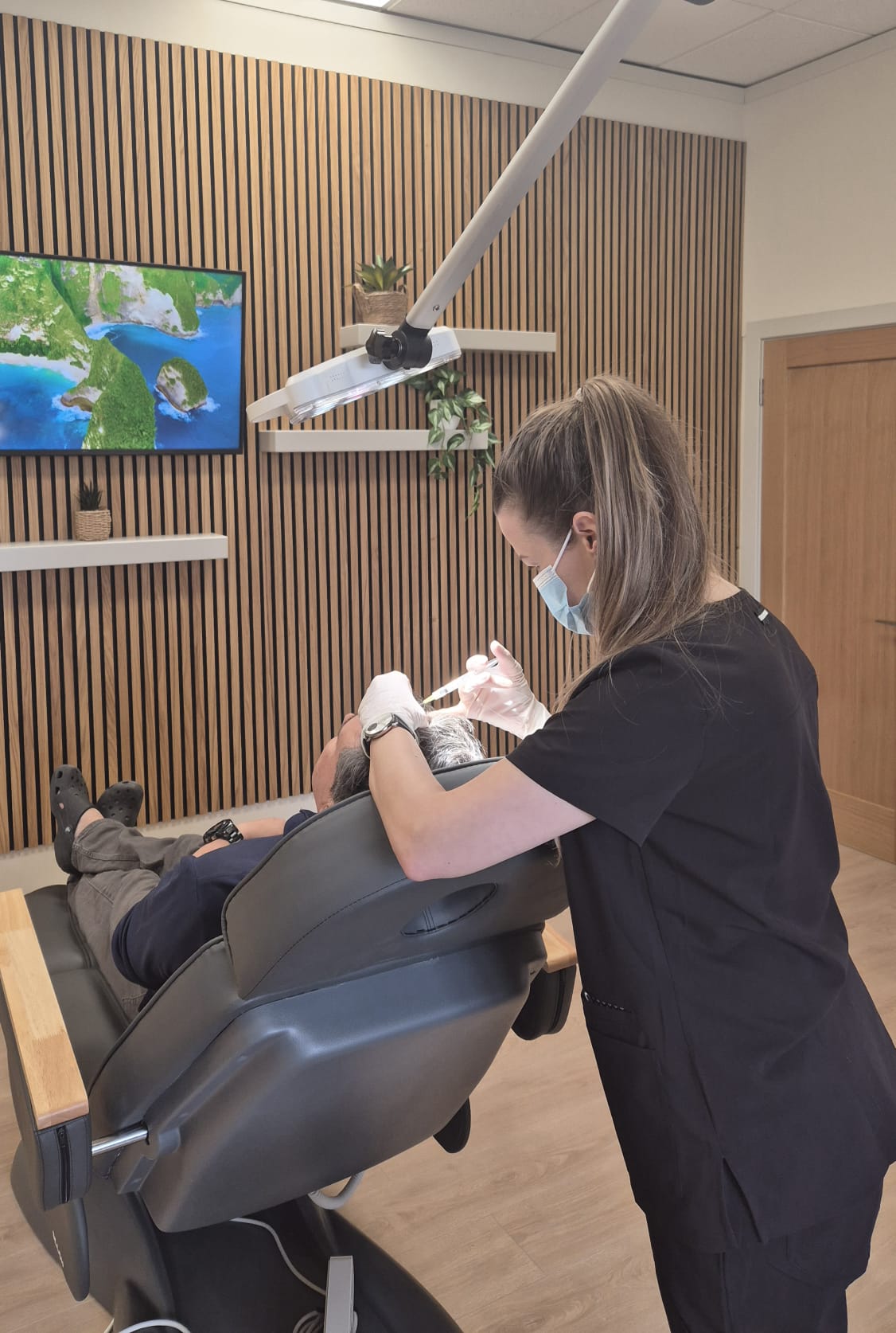 Emerald Aesthetic Clinic Dr Tünde Treatment Room